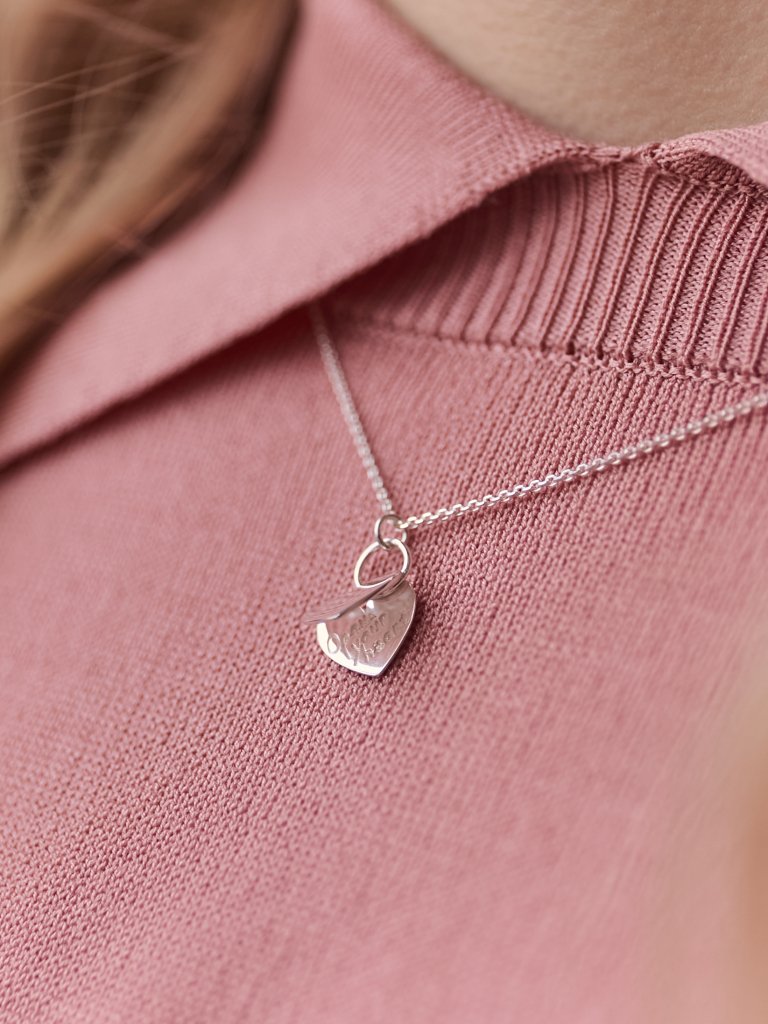 Wisiorek z otwartym sercem