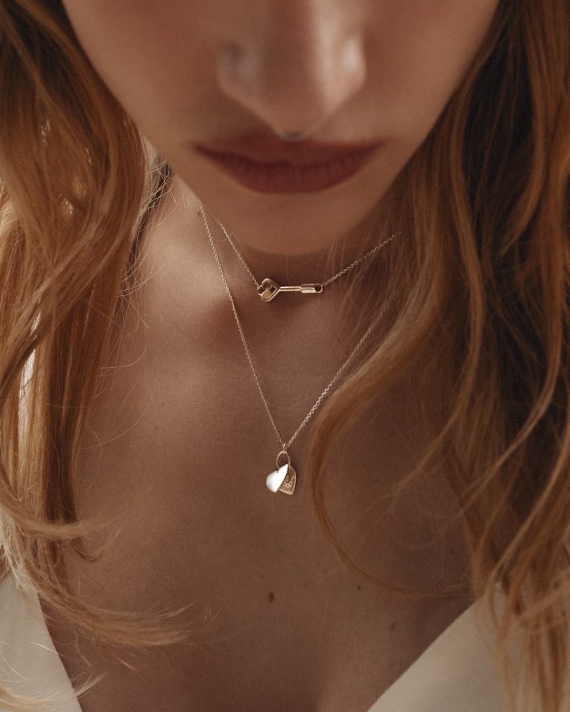 Wisiorek z otwartym sercem